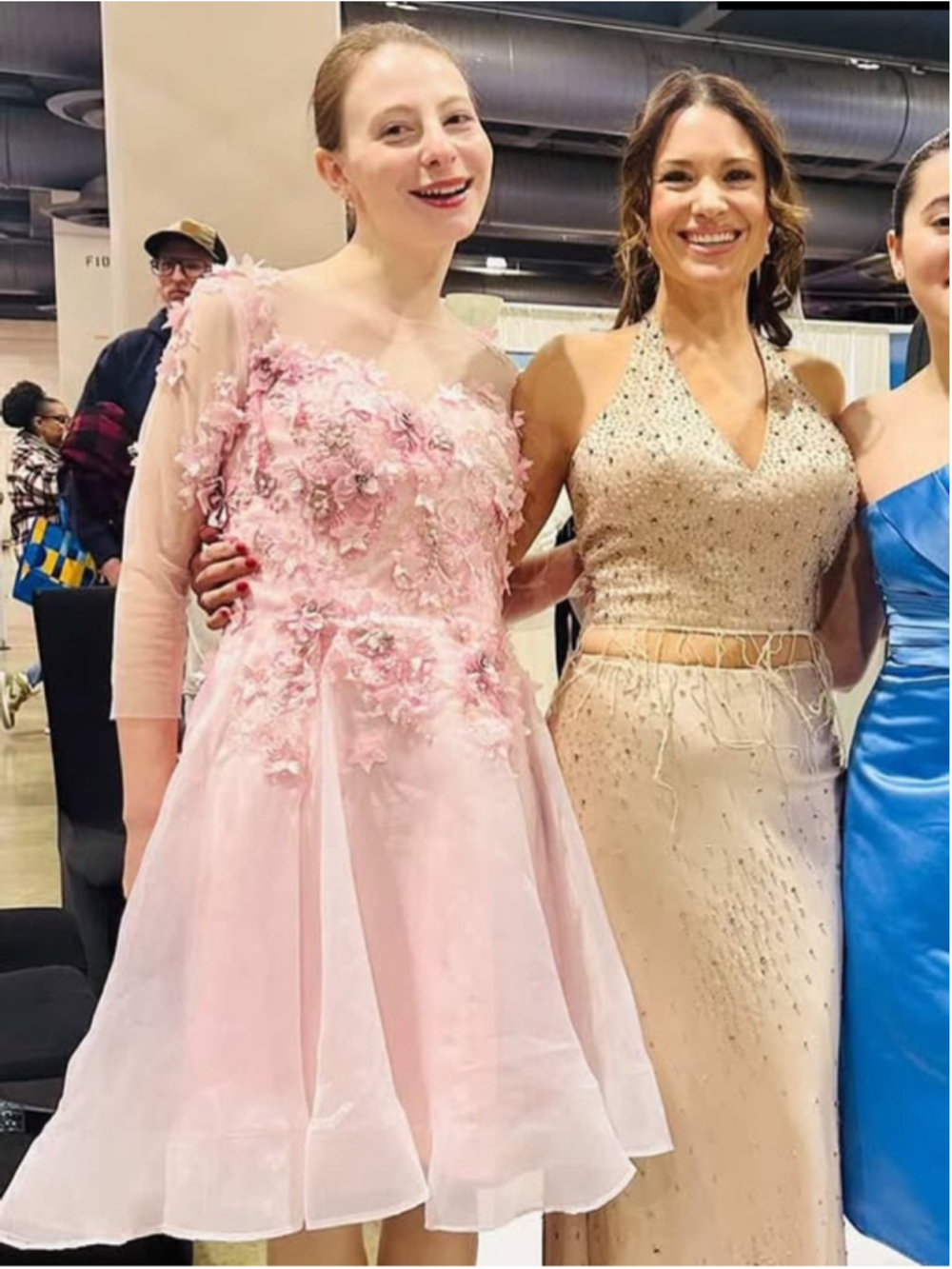 Moda International 3D Floral Pink Homecoming Prom Dress Size 2 NWT